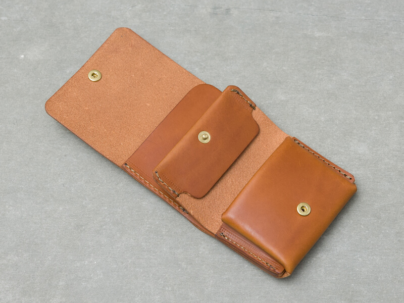 イタリアンレザーで作ったミニマルでコンパクトな財布「革鞄のHERZ 