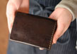 Organ作り手:西川愛用「小型のマチ付き二つ折り財布」