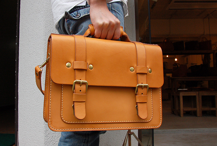 3サイズ展開で選べる2wayビジネスバッグ「革鞄のHERZ(ヘルツ)公式通販」