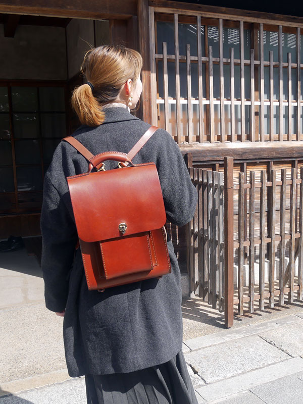 ビジネスバッグとしても使える本革縦型3wayバッグ「革鞄のHERZ(ヘルツ 