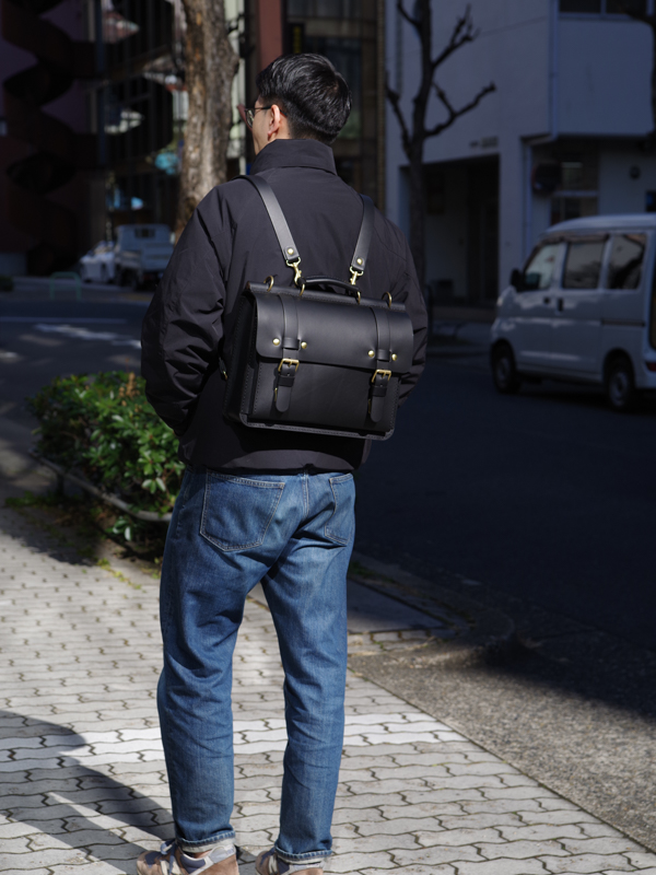 棒屋根3wayバッグ(BE-2546)　ブラックメンズ着用
