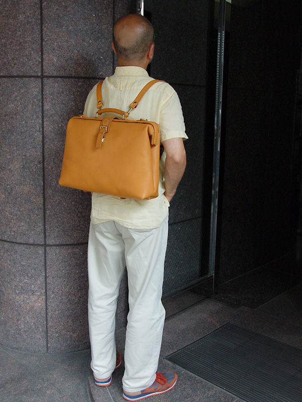 ソフトダレスはヘルツで大人気のビジネスバッグ「革鞄のHERZ(ヘルツ)公式通販」