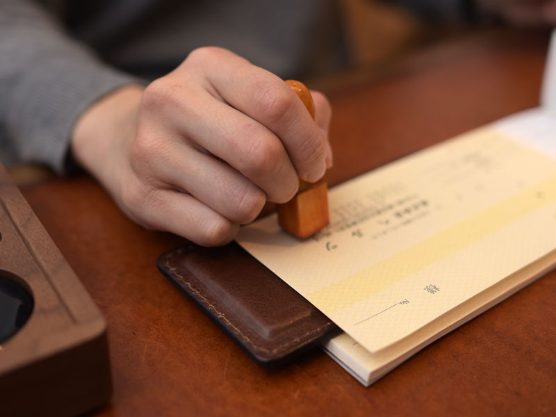 STAMP MAT & CASE(HA-1)　印鑑を押す