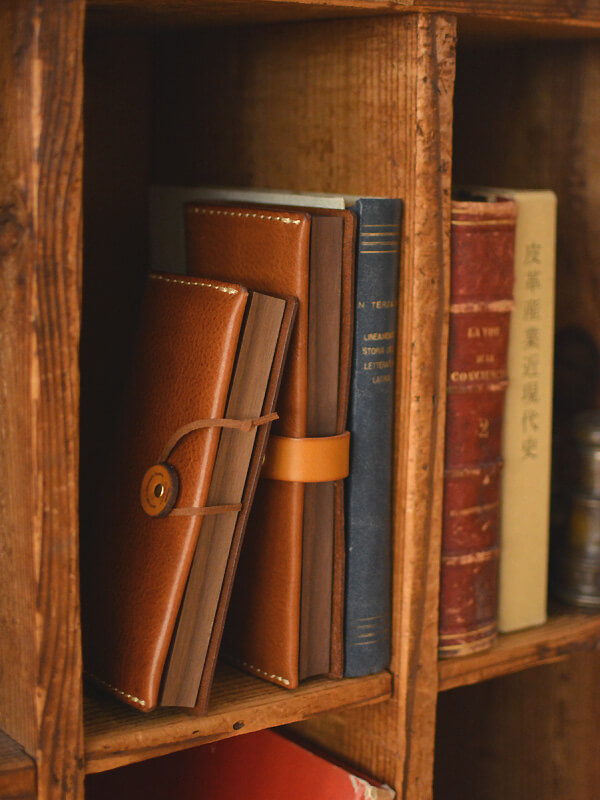 【Hacoa×HERZ】BOOK PENCASE　本のイメージ