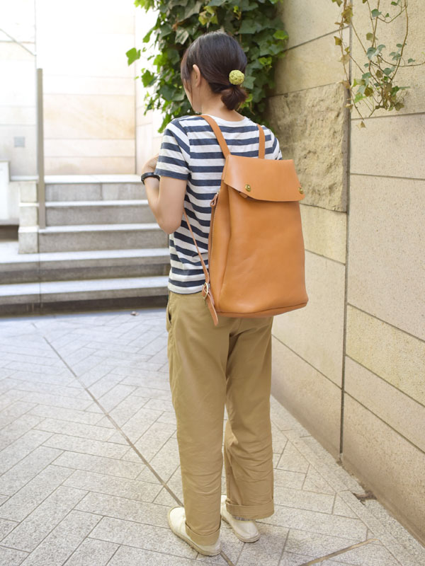 亀の甲リュック(TB-1534)　女性着用