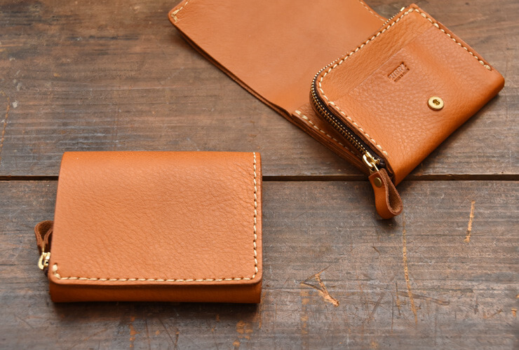 コンパクトでもメイン財布として使える小型の二つ折り財布「革鞄のHERZ(ヘルツ)公式通販」