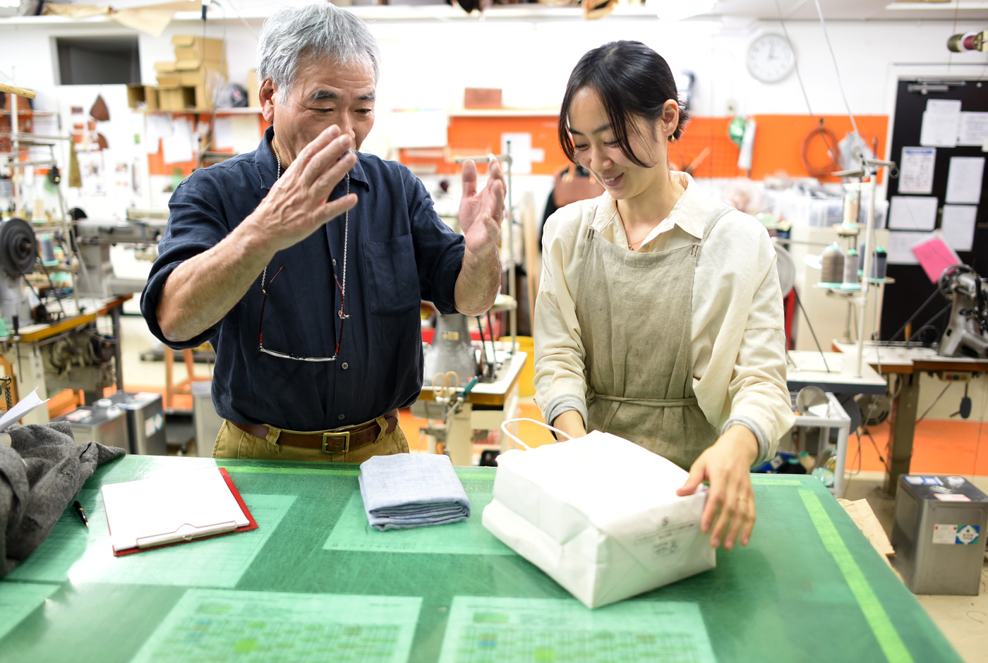 物は試しに生地と革のコンビで作ってみようと思います