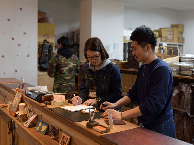 本店スタッフたち