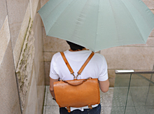 HERZなんでも実験室 Vol.1 雨に濡れてしまった！気になる雨染みどうなるの？