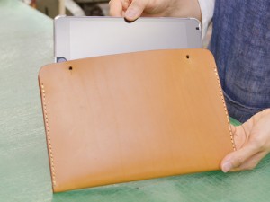 作り手：ナカムラのタブレットケース