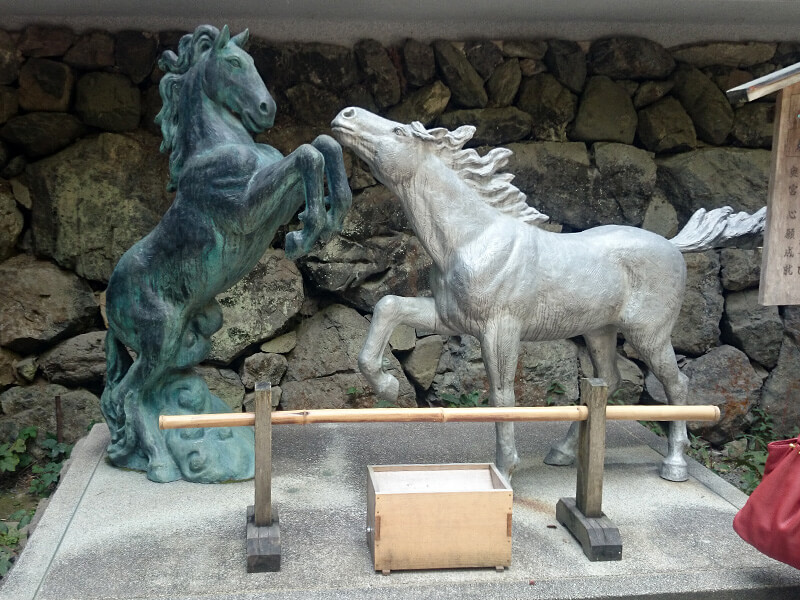 貴船神社の馬