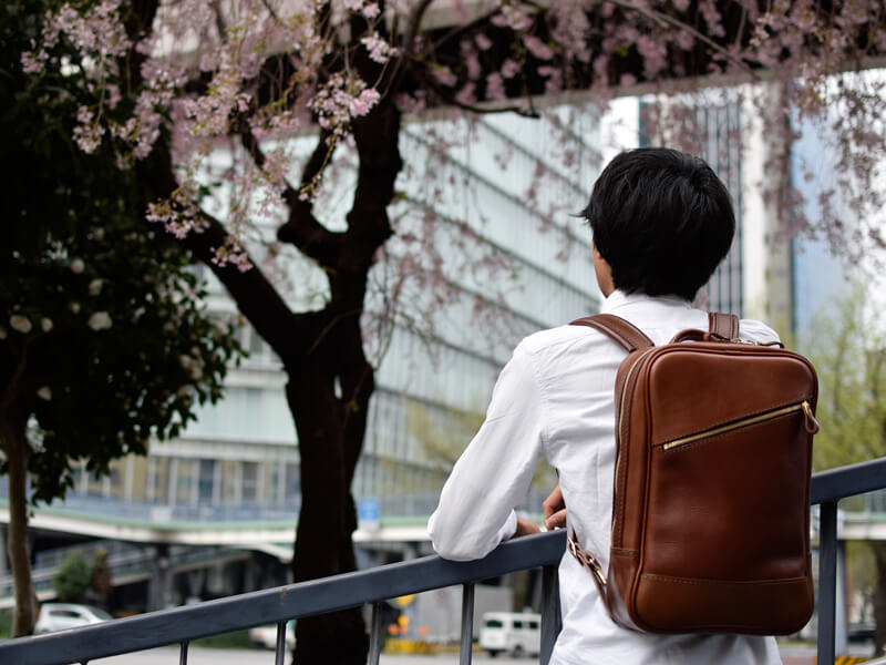 桜の木の下でリュック撮影