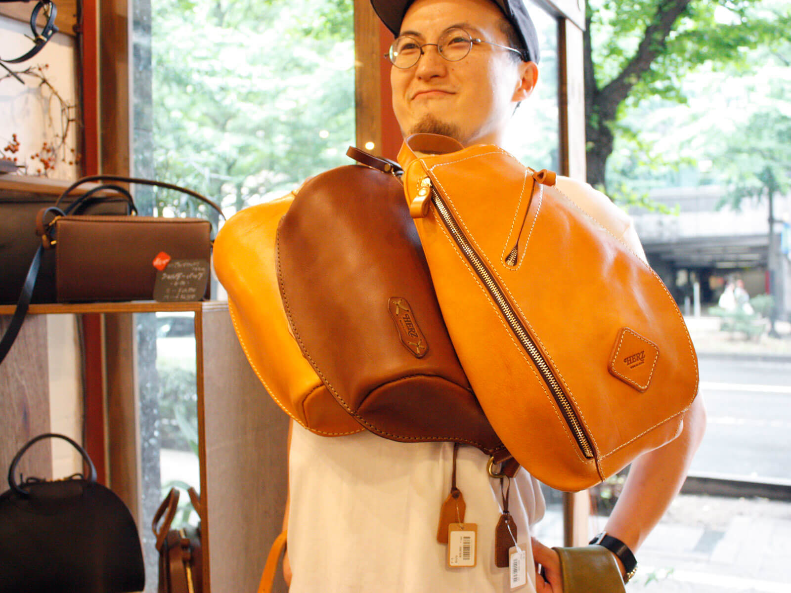 ヘルツ仙台店はボディバッグの現品が豊富です！