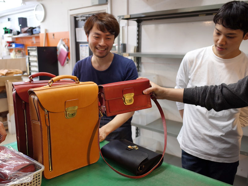 高山のバッグとの比較