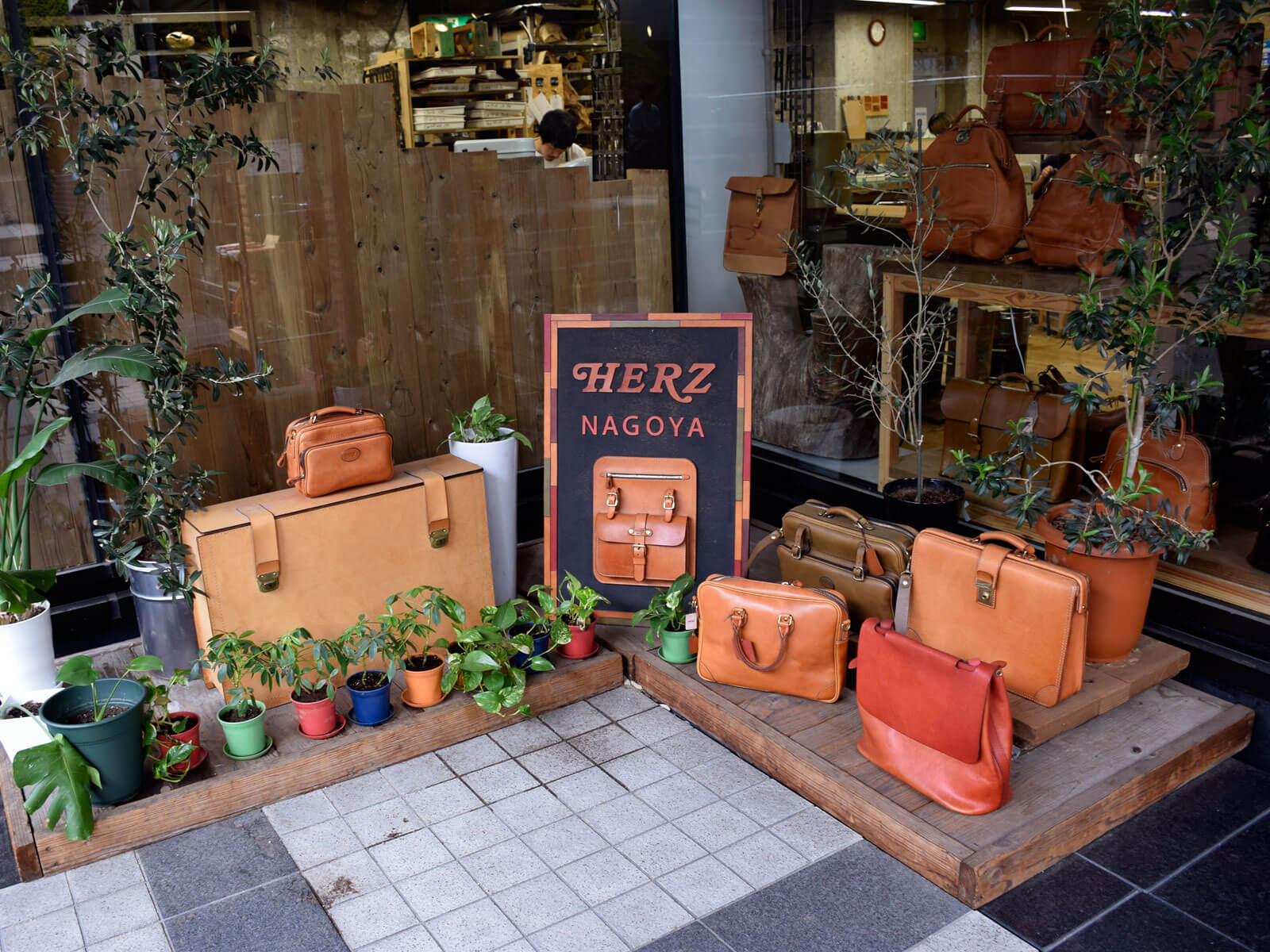 HERZ名古屋店、設備点検によるオープン時間変更のお知らせ（6/10のみ）