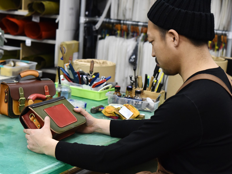 スーパーカラー制作風景　全体のバランスの確認