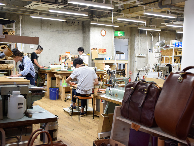 名古屋店工房の様子