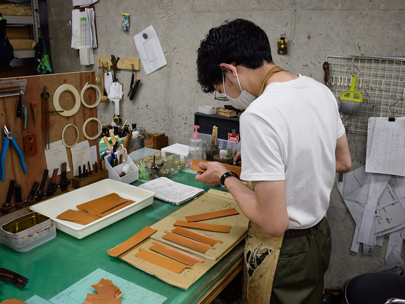 新年から制作に励む名古屋店スタッフその4