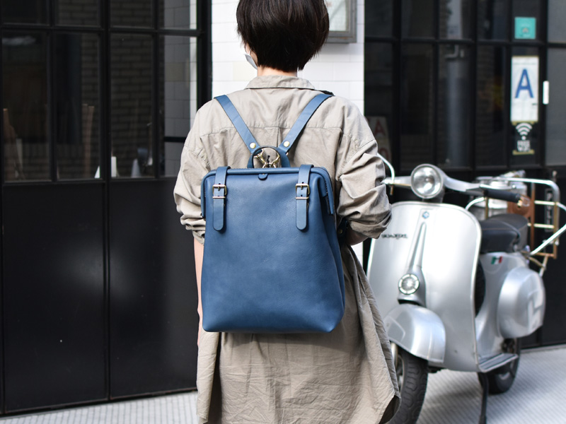 オンラインショップのデニムブルー革アイテム、再販開始しました!