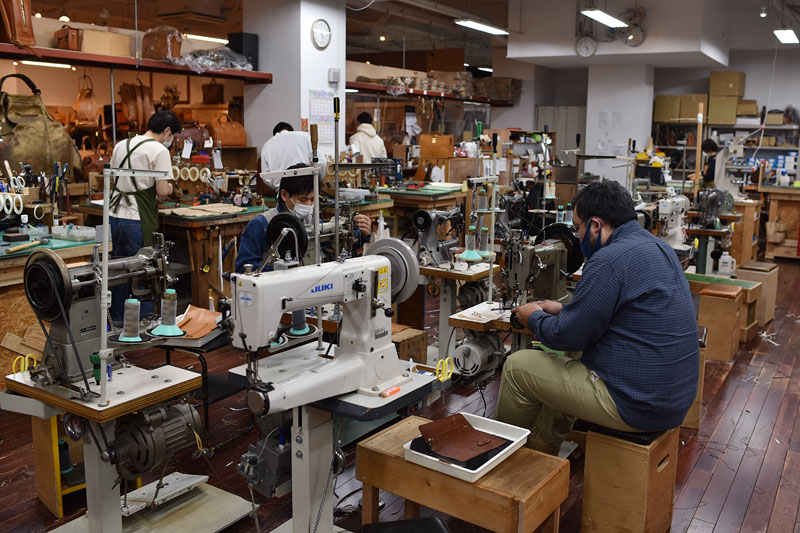 ヘルツ本店工房風景