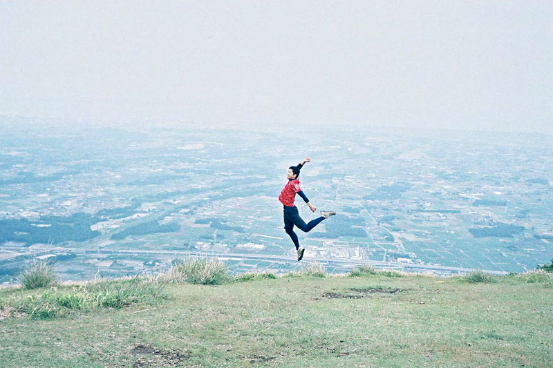 登山をする竹中