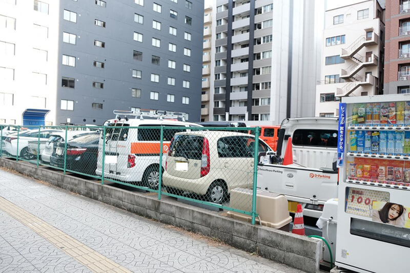 大阪店近隣の大型コインパーキング2