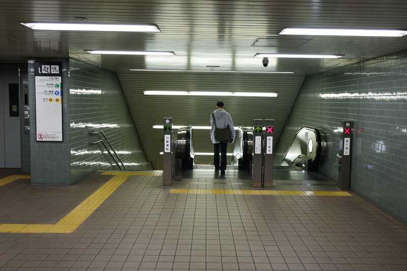 本町駅構内のエスカレーター