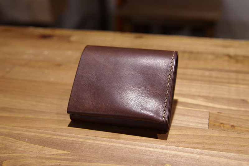 小型のマチ付き二つ折り財布(GS-15)