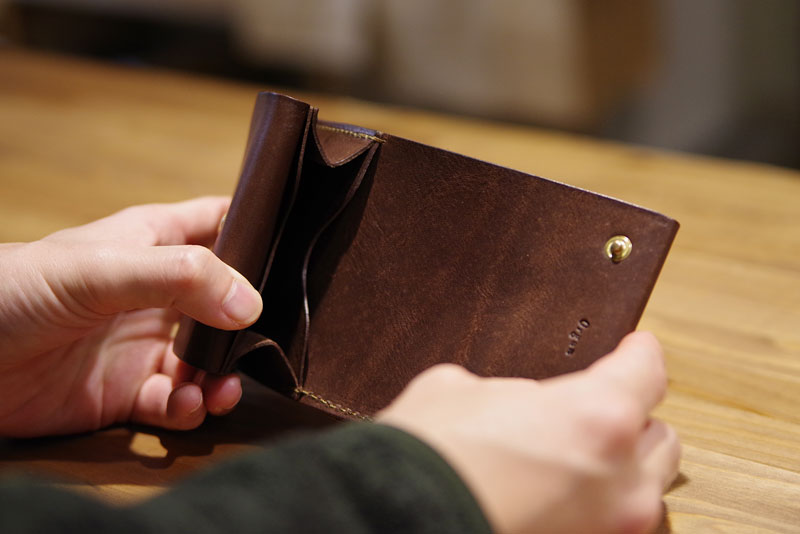 小型のマチ付き二つ折り財布(GS-15)　オープン