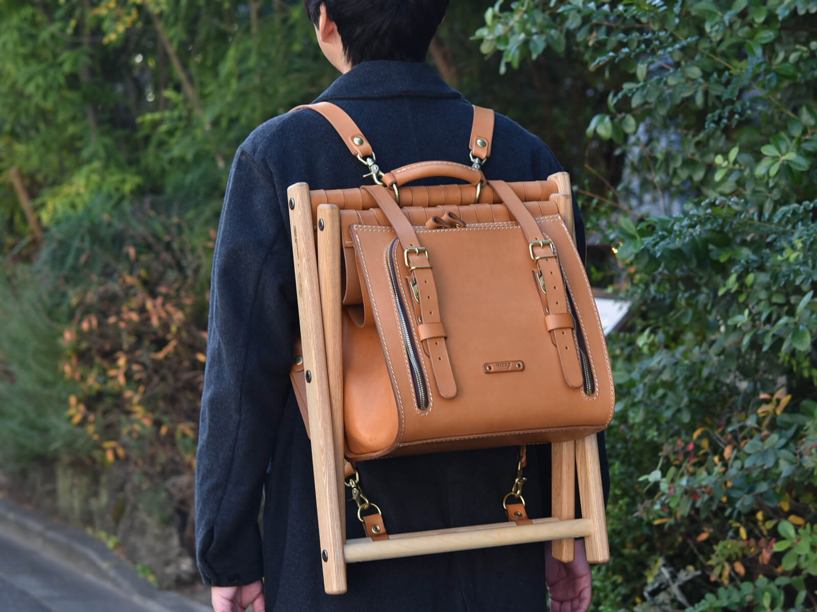 椅子鞄・リュック(LW-1) ～革と木～