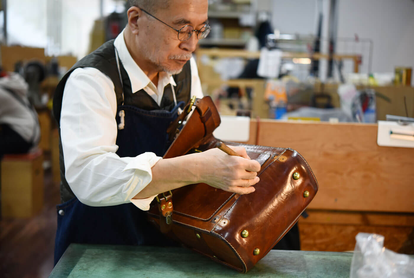 修理を担当するのは、大ベテランの作り手