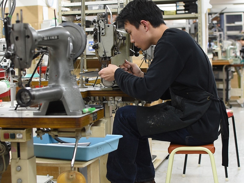 新人作り手 髙橋 制作中