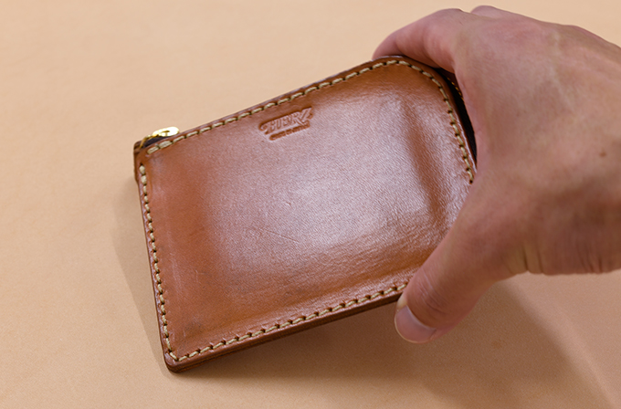 ヌメ革のエイジングピックアップ（1ヵ月）