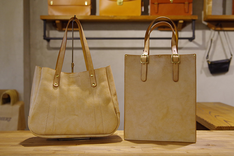 アラスカのトートバッグたち