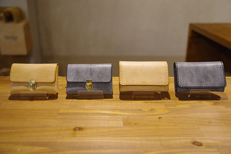 アラスカの名刺入れたち