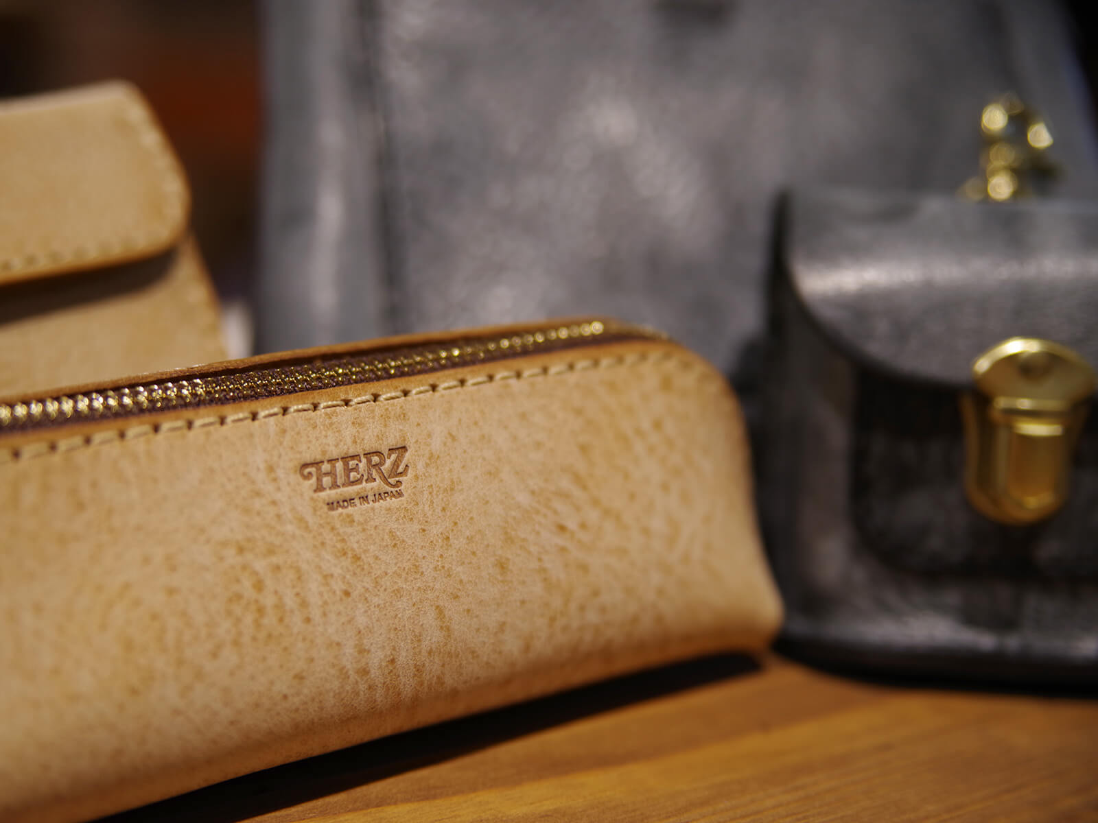 冬の限定革「アラスカ」名古屋店ラインナップ 小物編