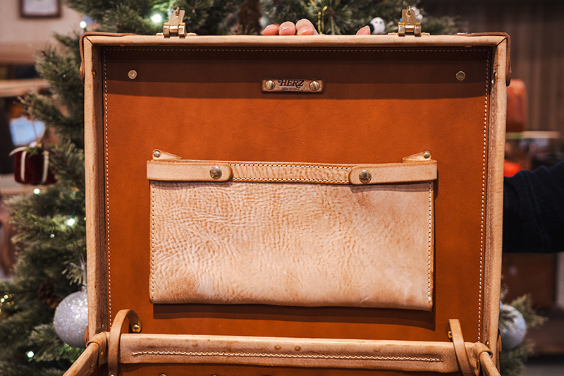 札幌店アラスカラインナップ/トランク(TR-1)4