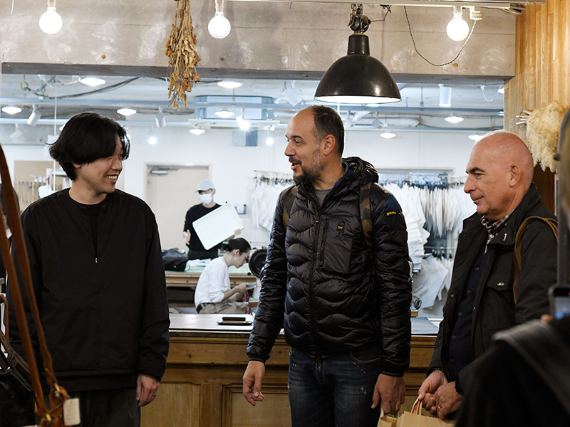 ラ・ペルラ・アッズーラの来訪1