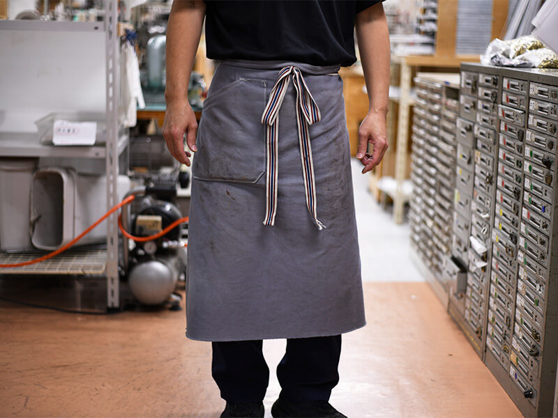 セイジ:エプロン1