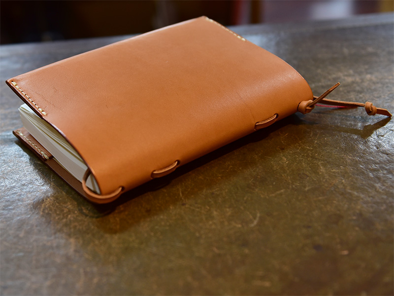 ブックマーカー付きカバー(KB-103)の背表紙