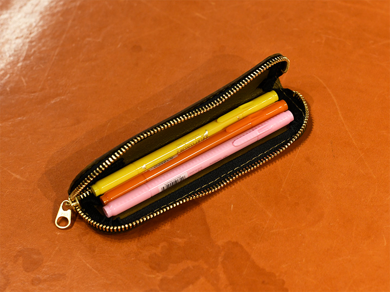 トレー式ペンケース(KP-5)SSサイズ/グリーン収納例1