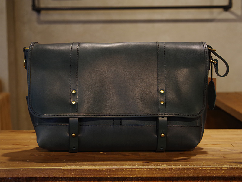 メッセンジャーバッグ(CM-100)※ミッドナイト