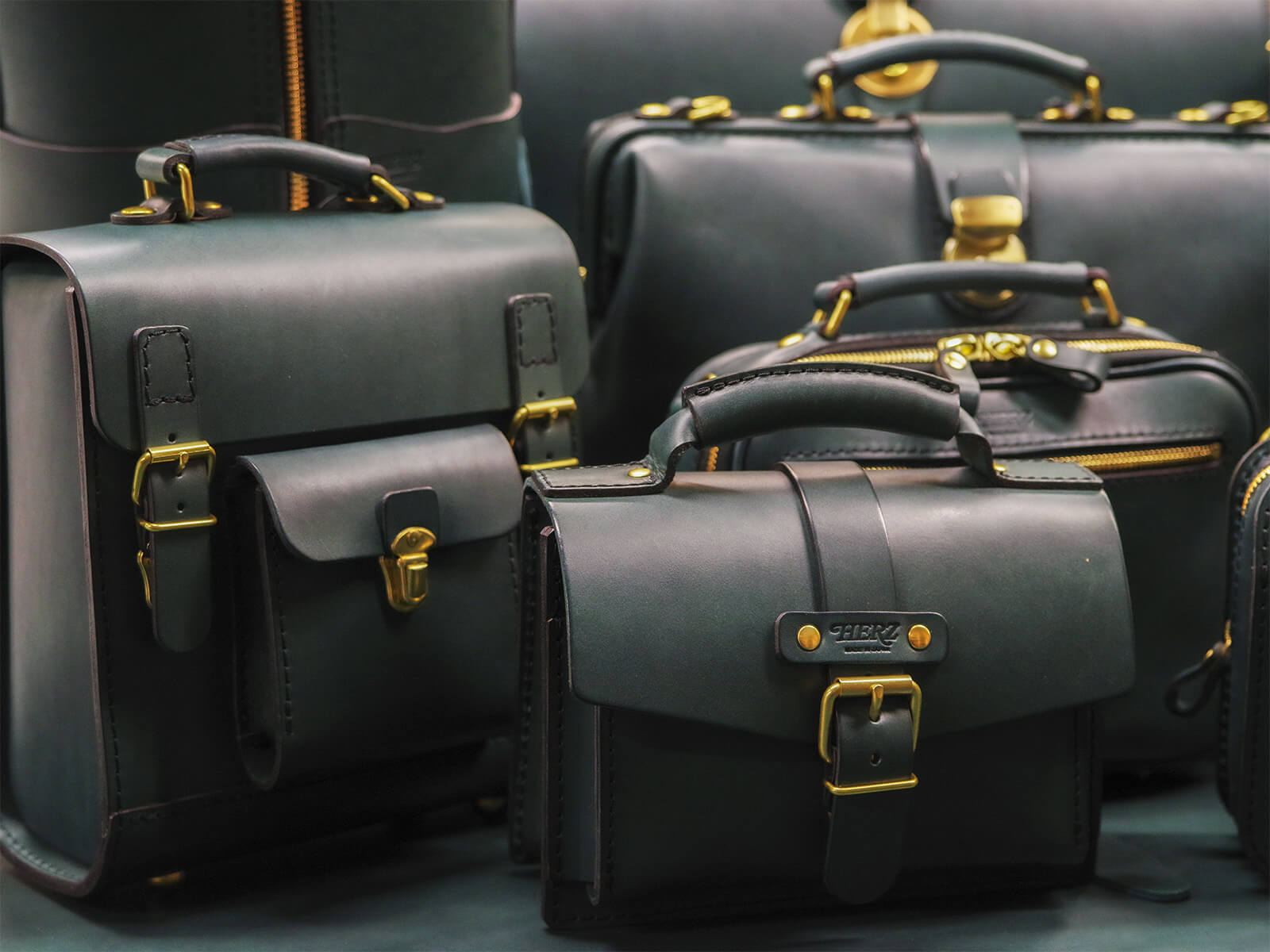 名古屋店10周年企画限定革「ミッドナイト」鞄編