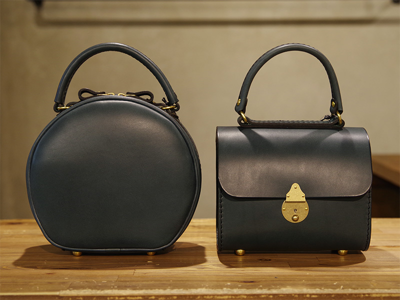 セリニバッグ(Q-13)、プチボワット(Q-12)※ミッドナイト