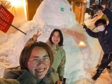 札幌店に雪だるまがやってきました