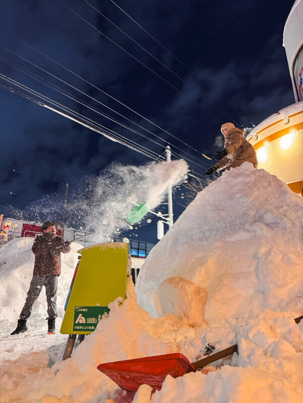 雪かきの夜