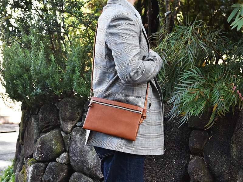 2wayフラットショルダー(G-89)Mサイズショルダーバッグとして着用