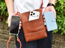 ショルダーポシェット(CP-37)の前ポケットへスマートフォンを入れてみました